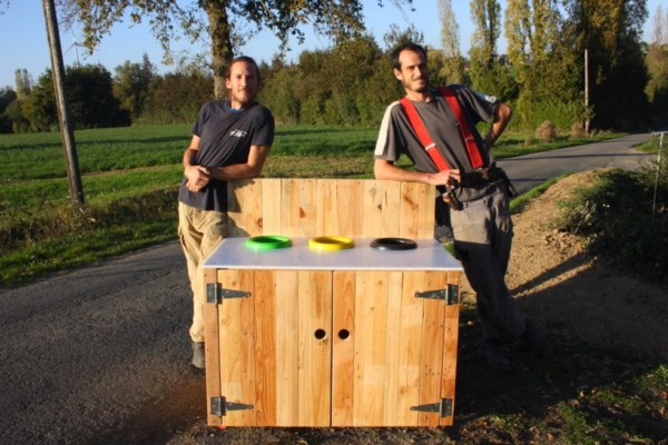 Prototype Table de tri Prototype Table de tri pour cantine scolaire en bois de palettes revalorisées
