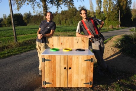 Prototype Table de tri Prototype Table de tri pour cantine scolaire en bois de palettes revalorisées