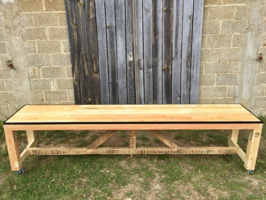 Table sur mesure de 3m de long Table en bois de palettes de 3m et cerclage métallique par cornière