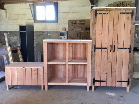 Réalisation en douglas d'un ensemble de rangement pour le jardin. Meuble rangement de jardin en douglas_Rennes_boby&co