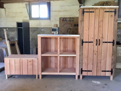 Réalisation en douglas d'un ensemble de rangement pour le jardin. Meuble rangement de jardin en douglas_Rennes_boby&co