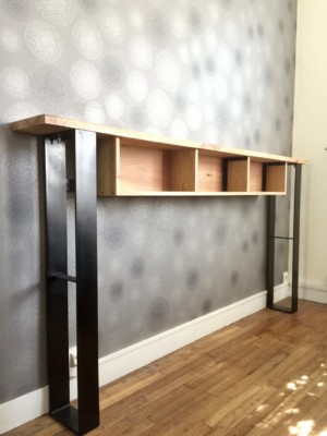 Réalisation d'un meuble de salon de 2m avec d'ancienne planches en merisier du client. Rennes, juillet 2020 Meubles de salon sur mesure avec des planches de récup' du client & pied métal sur mesure__boby&co