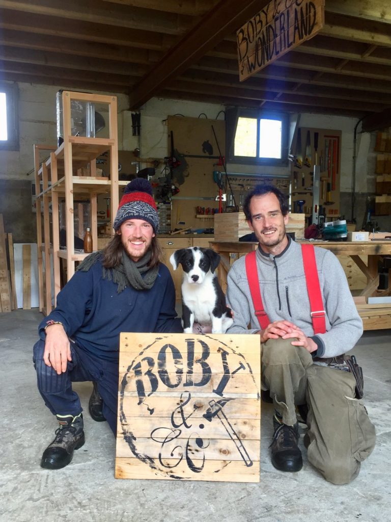 L'équipe de menuisier agenceur de l'entreprise Boby and co à Bédée